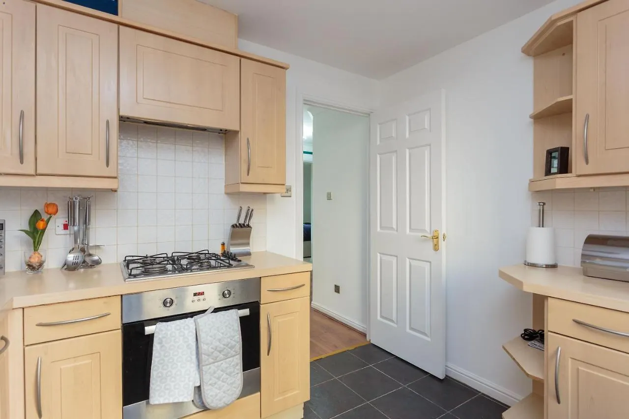 Stylish 2 Bedroom Apartment In Edimburgo