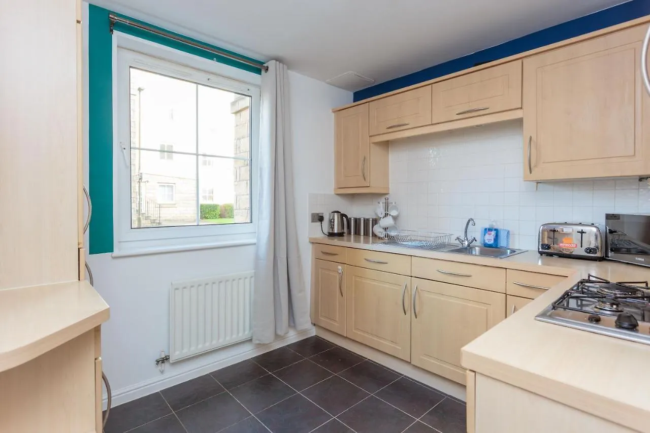 Stylish 2 Bedroom Apartment In Edinburgh 0*,  Velká Británie