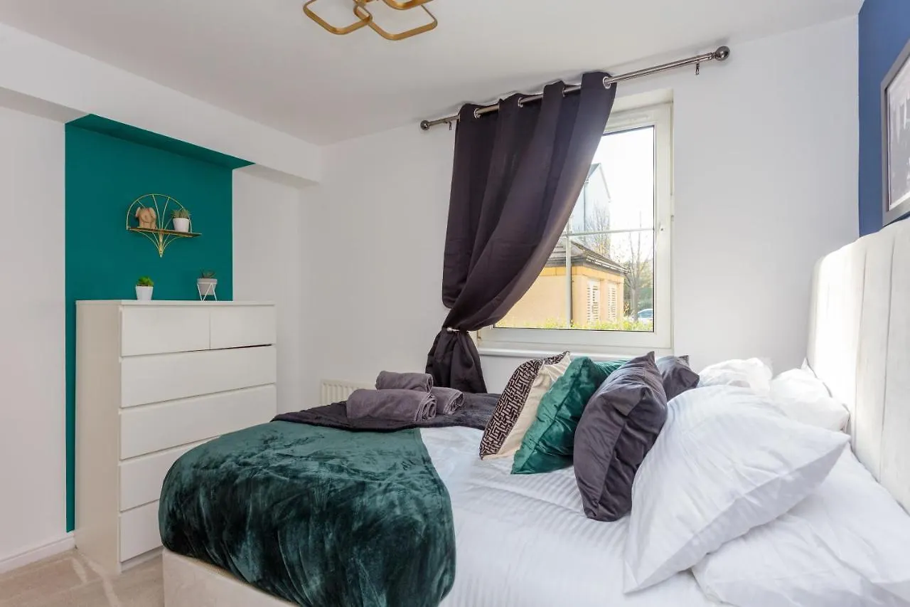 Stylish 2 Bedroom Apartment In Edinburgh 0*,
